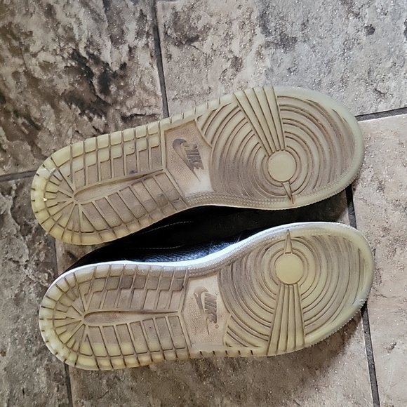 Black jordan one size 7 youth - Picture 4 of 4